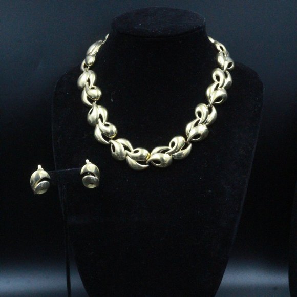 Trifari TM Gold Tone Modernist Choker Collar Link Necklace Set - Picture 7 of 9